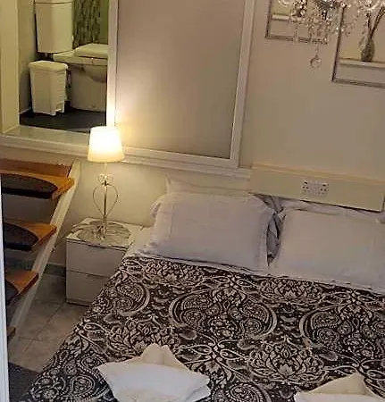 Kristu Re Hotel